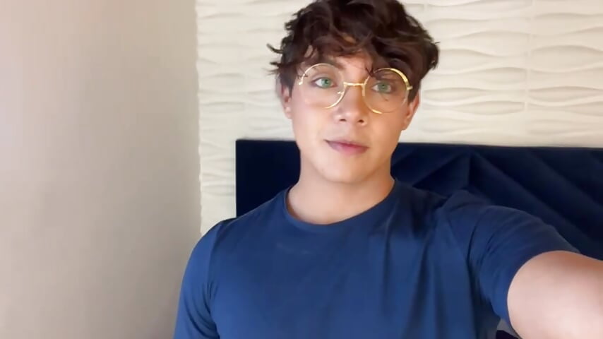 hello ♥ - video by DyllanCooper cam model