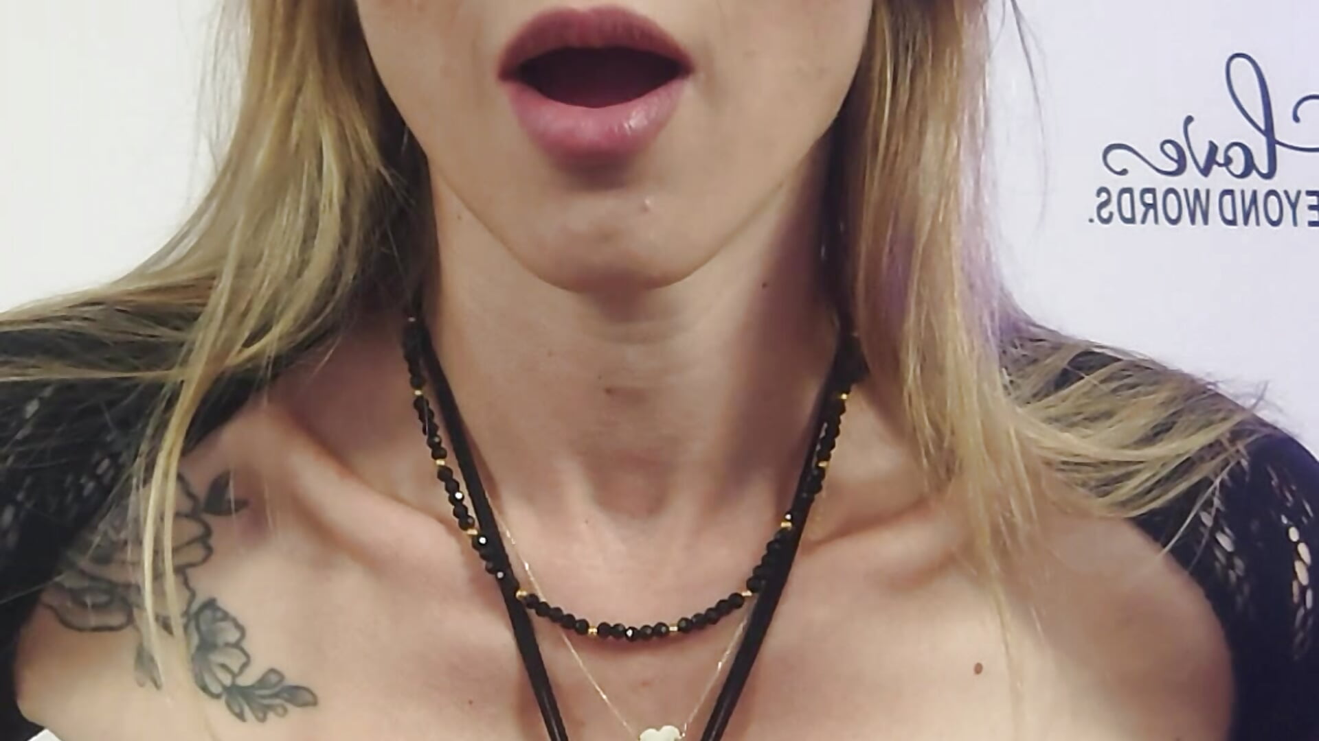 Milk boobs Show 🥛 – video modela na kameri sensual_allexa