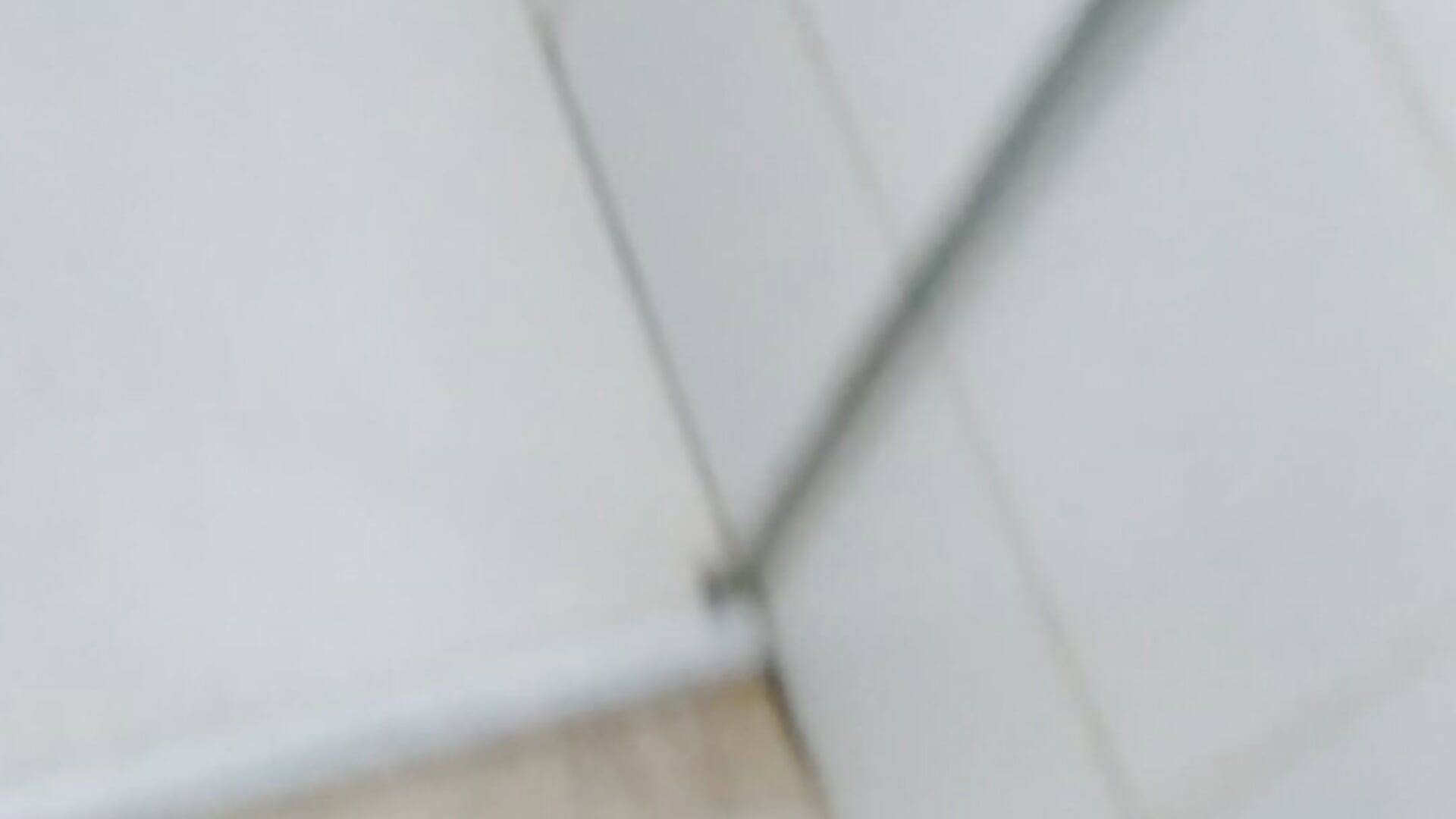 Punhetinha no banheiro do trabalho - video by ricardaoandre_ cam model