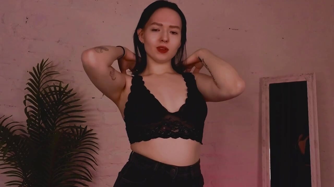 hey here<3 - video by power_robynn cam model