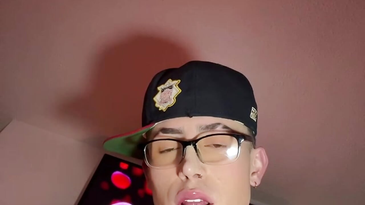 WhatsApp Video 2025-10-29 at 11,42,10 PM - video by strongManLatino cam model