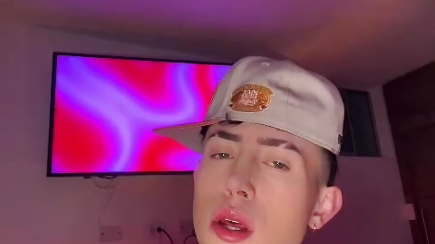 WhatsApp Video 2025-10-29 at 11,51,43 PM - video by strongManLatino cam model