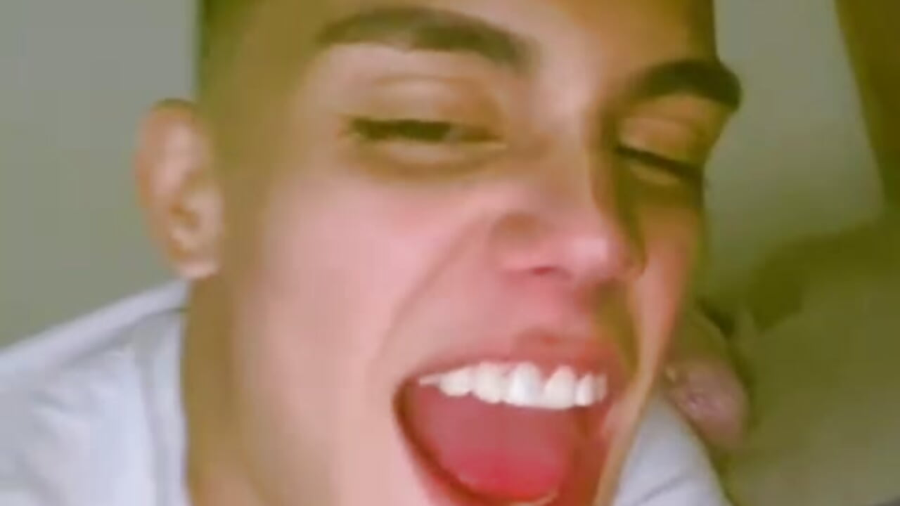 Your favorite boy - video by Deivi_colins_23 cam model