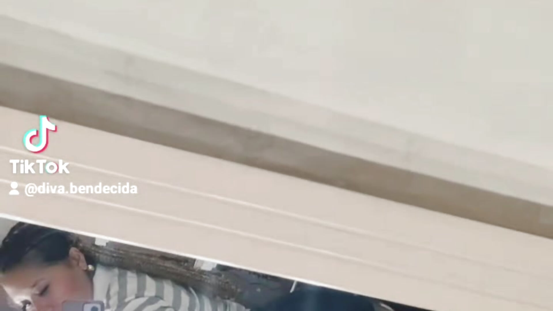 De casa a el salón de belleza 😁 - video by salmacandy cam model