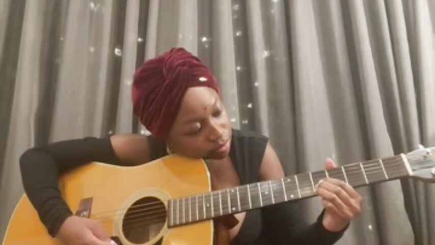 heart strings 🌹[5 Feb 21:20] DC LIVE SHOW — filmik tia___fox, modela(-lki) na kamerkach