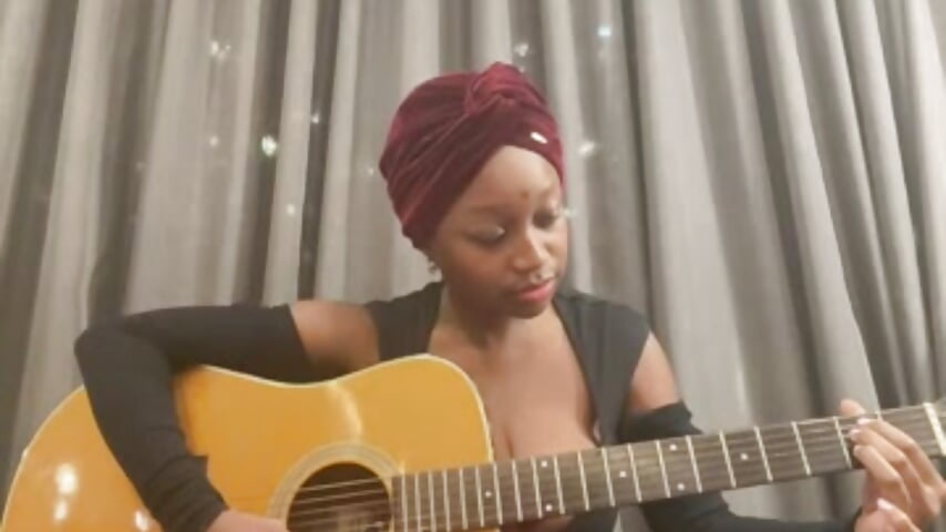 strings 🌹[5 Feb 21:20] DC LIVE SHOW - video by tia___fox cam model