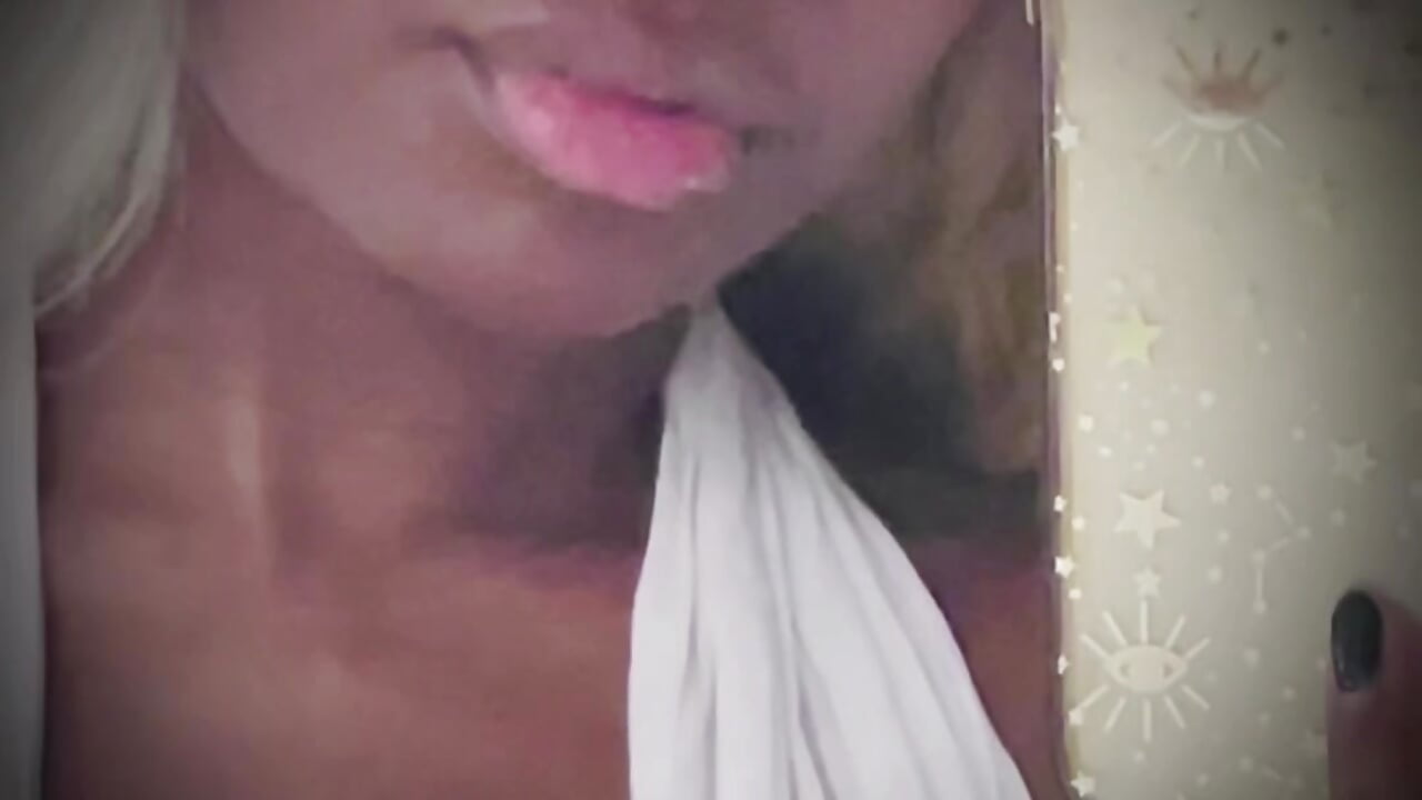 La fille aux cheveux de lin // IHAE 22 - video di tia___fox modella di cam