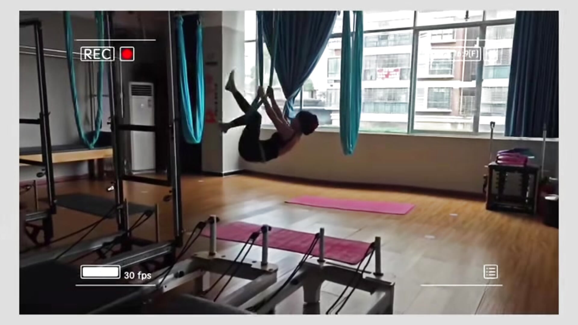 空中瑜伽，核心力量，女性魅力 - video của người mẫu cam xiaowan_x