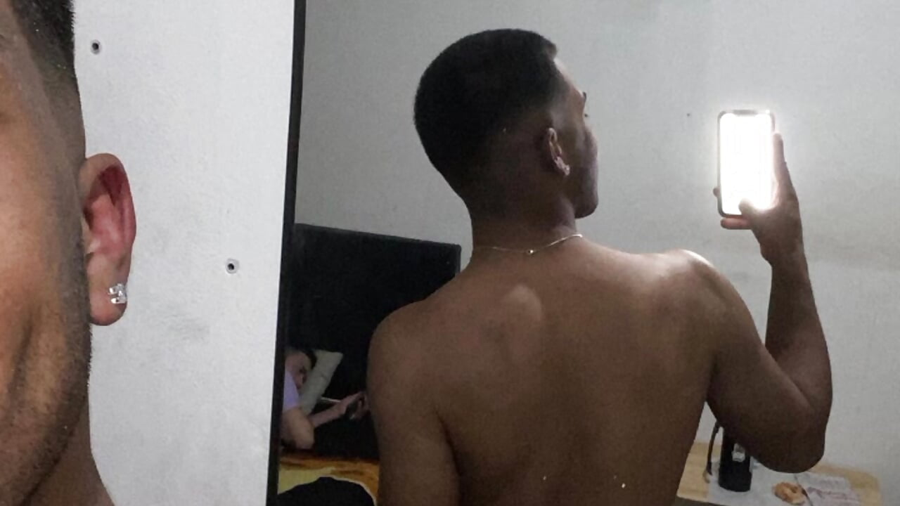 2025-09-19-190312718 - Morochito_pijon 캠 모델의 동영상