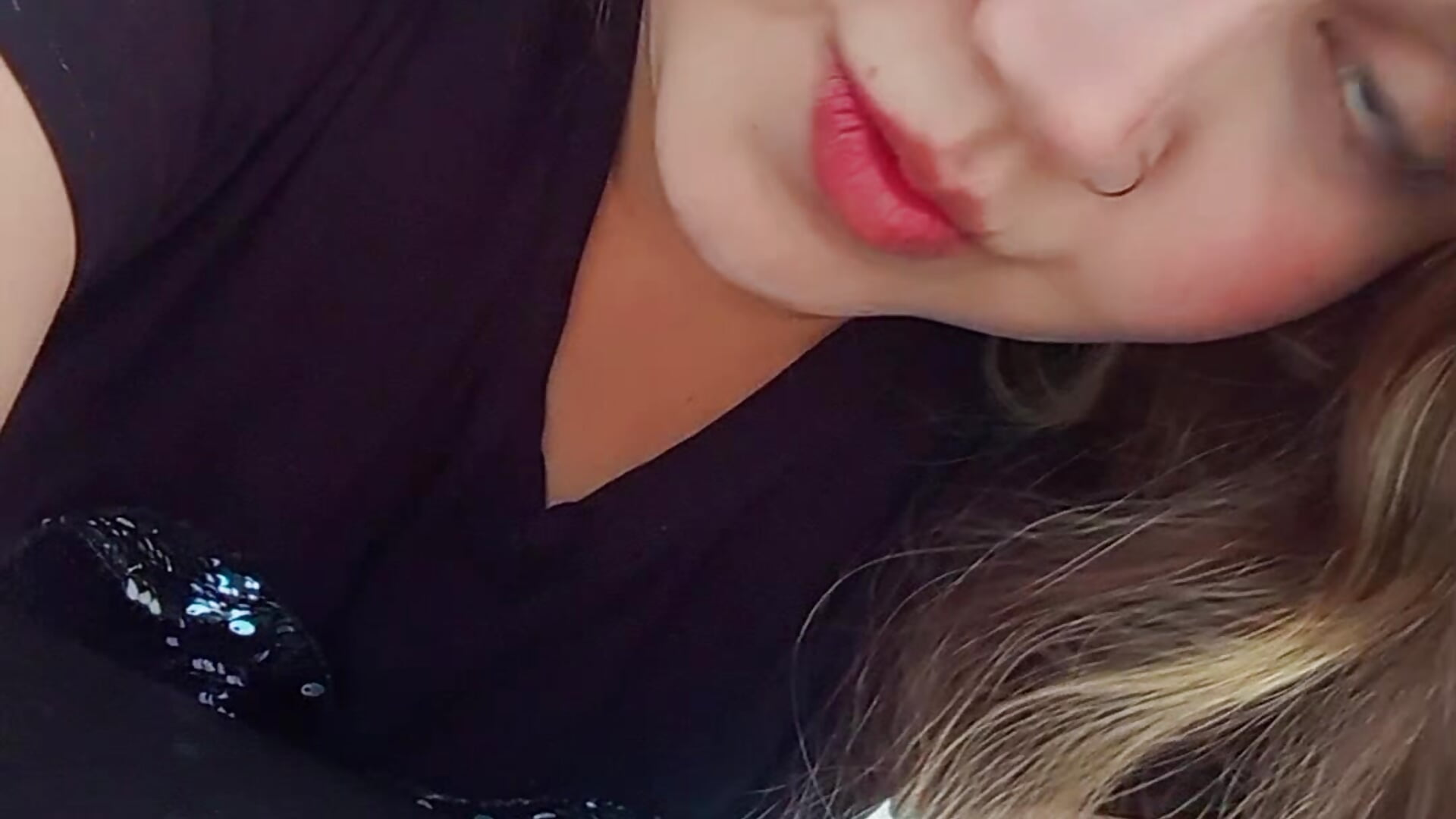 1000215429 – video af AnikaMendes cam-model