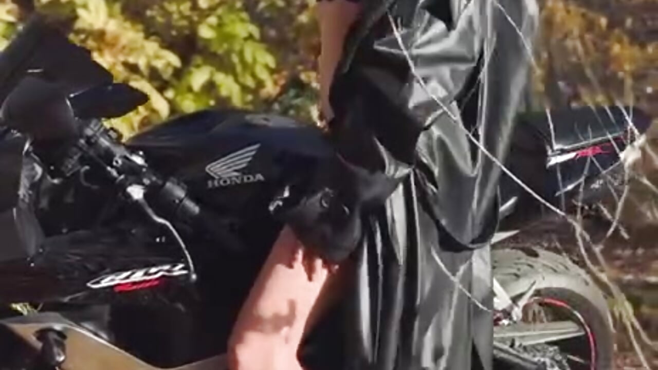 Hot video from my photo shoot.. want to spy on me...?