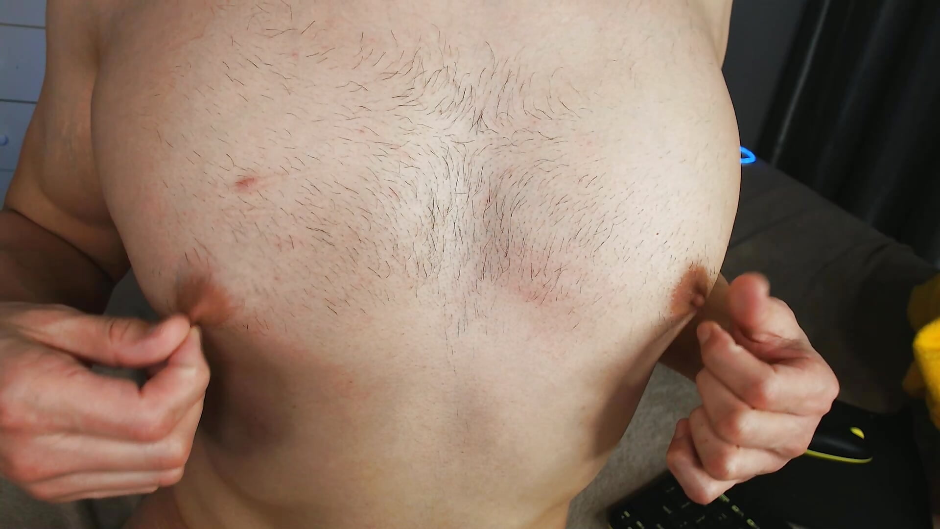 Nipple play– KaiChicken kameramodell videója