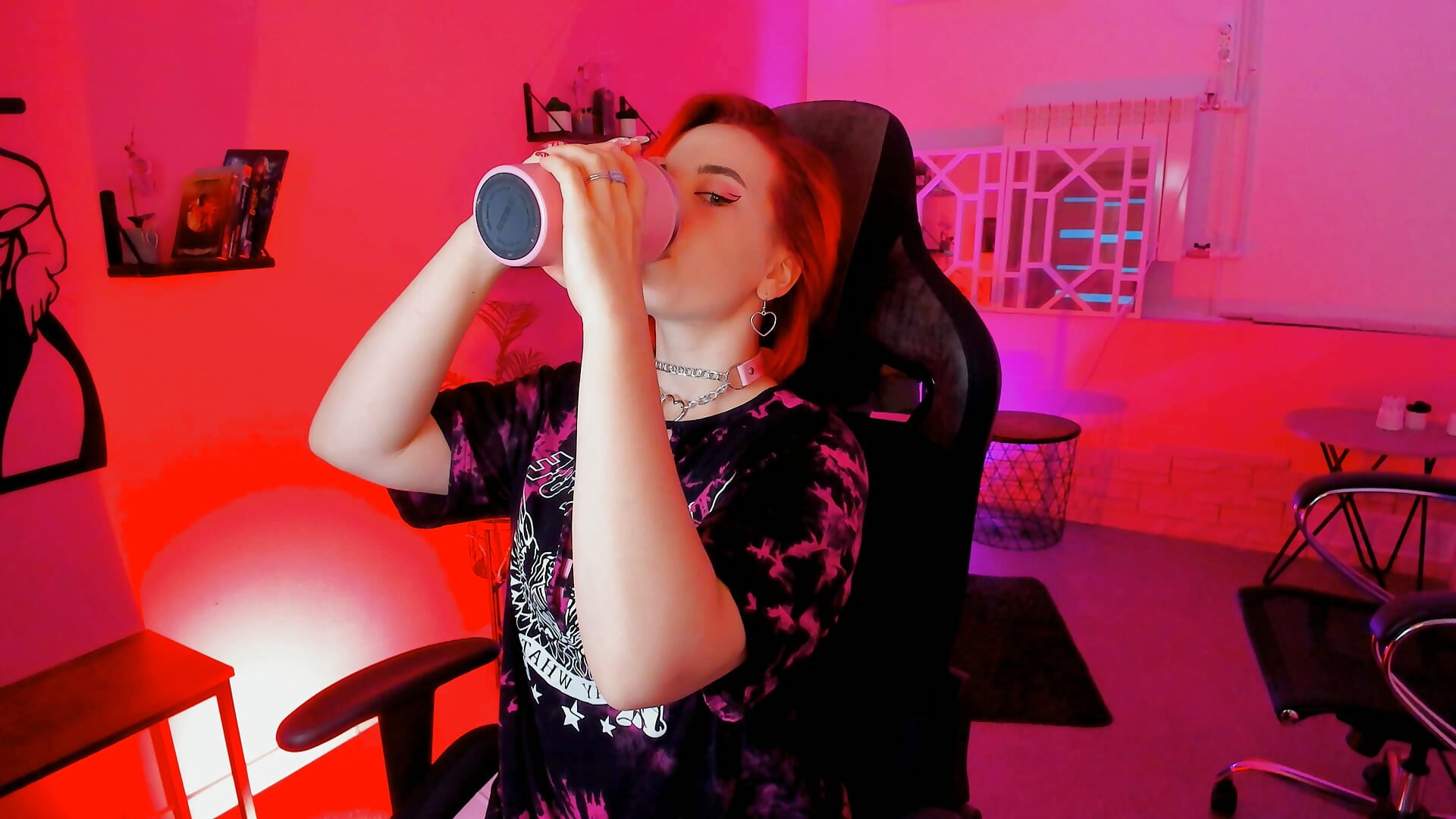 Why don't we sit together on my stream? - video di MarcelineChi modella di cam