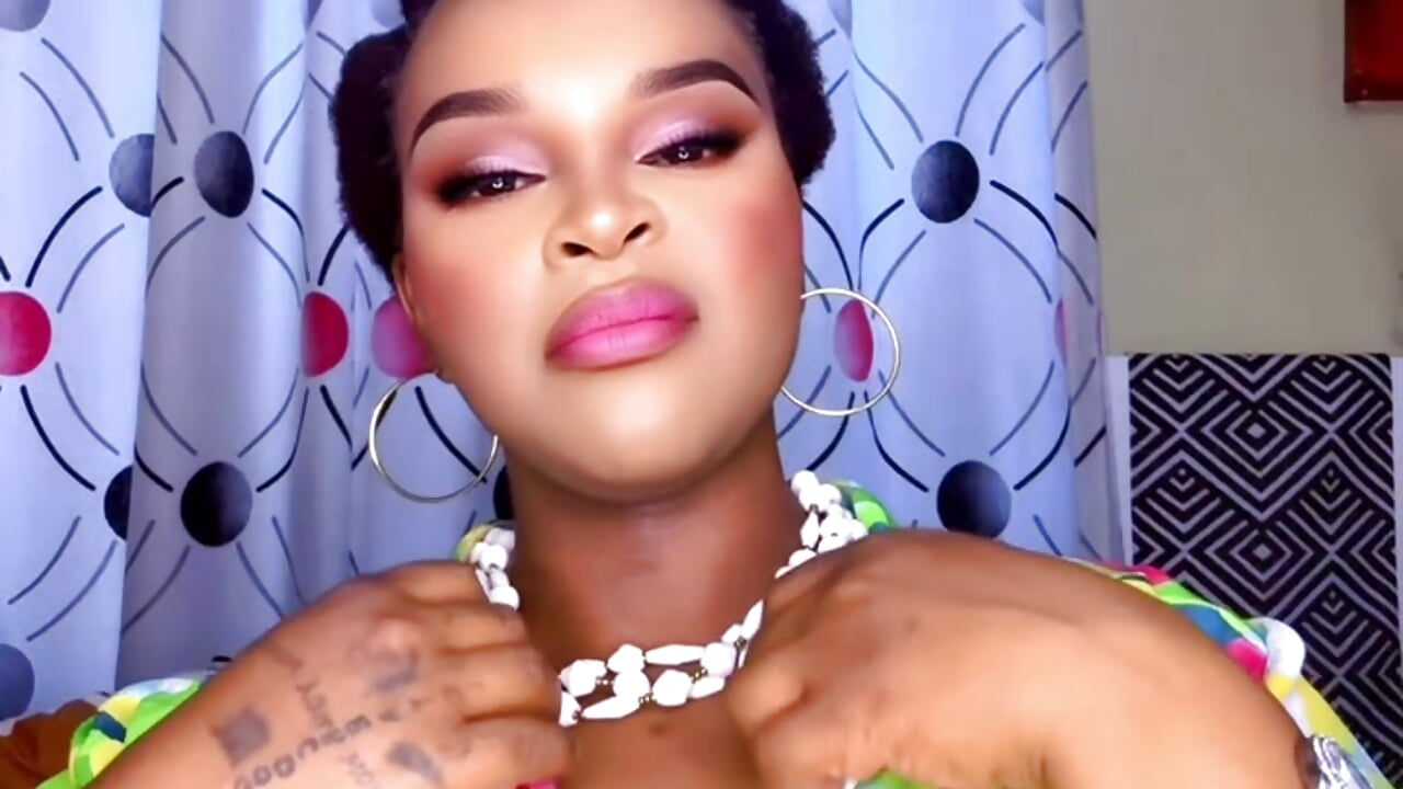 profile-intro-video-1765108121 - video by CynnxxxBarb cam model