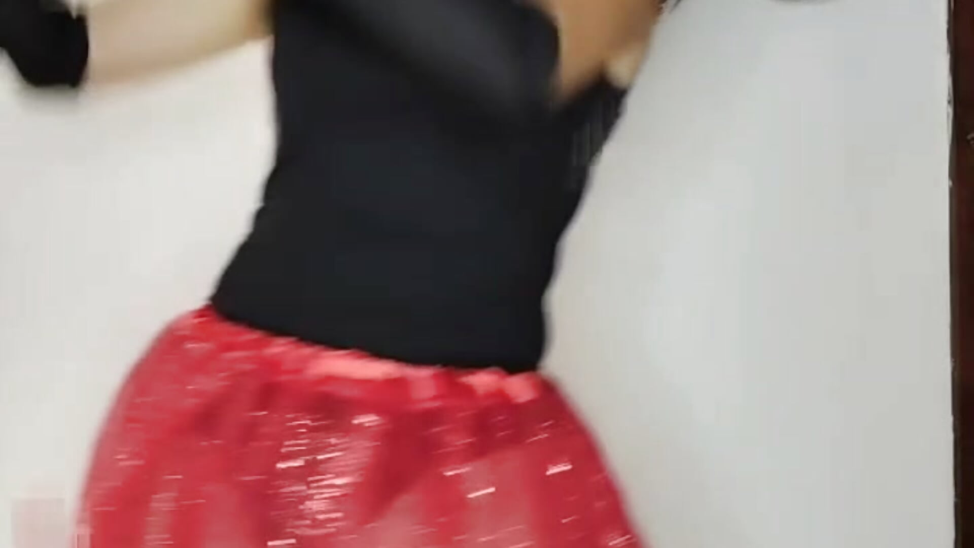 Sexy dancing witch - video by julietta_maxi cam model