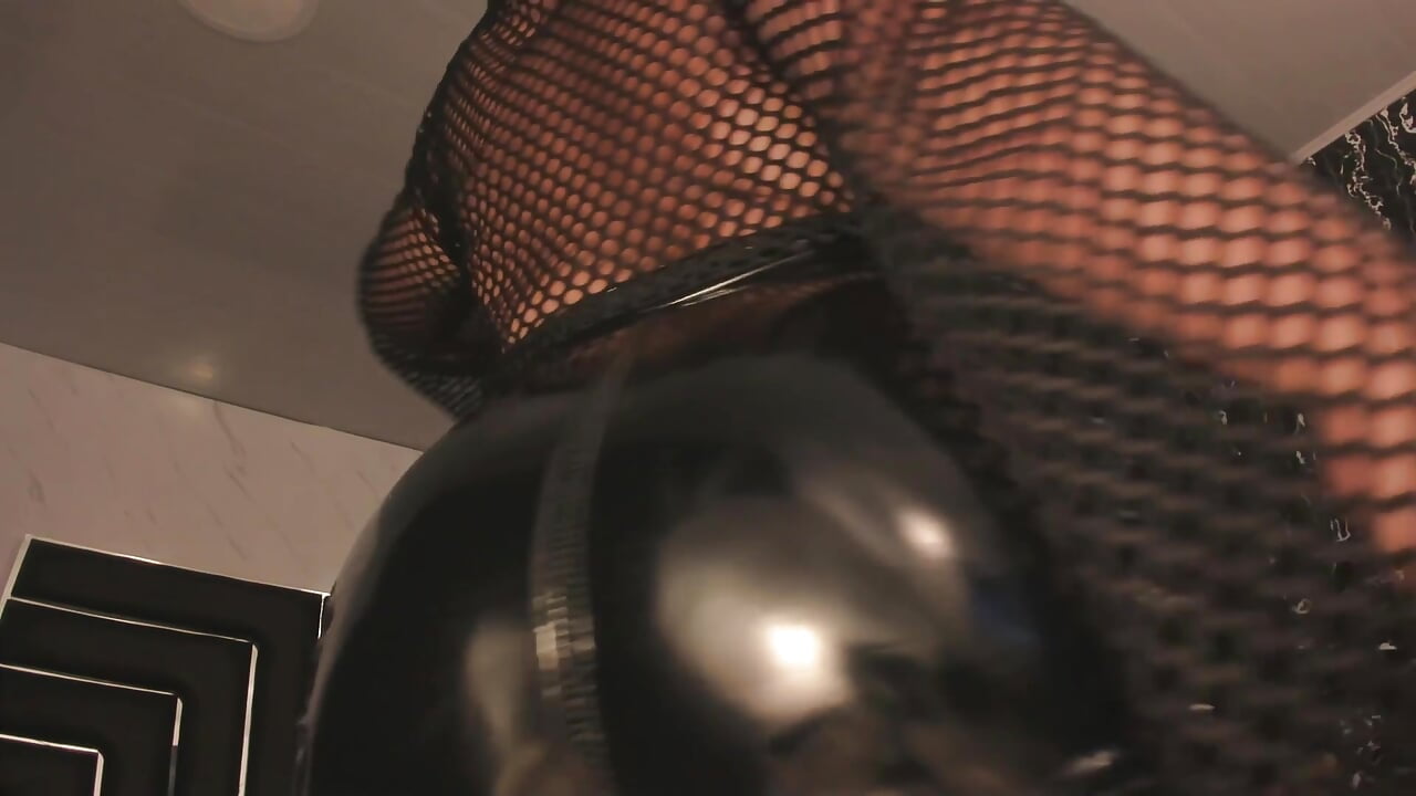 profile-intro-video-1776812148 - video by scarlet_queen__ cam model