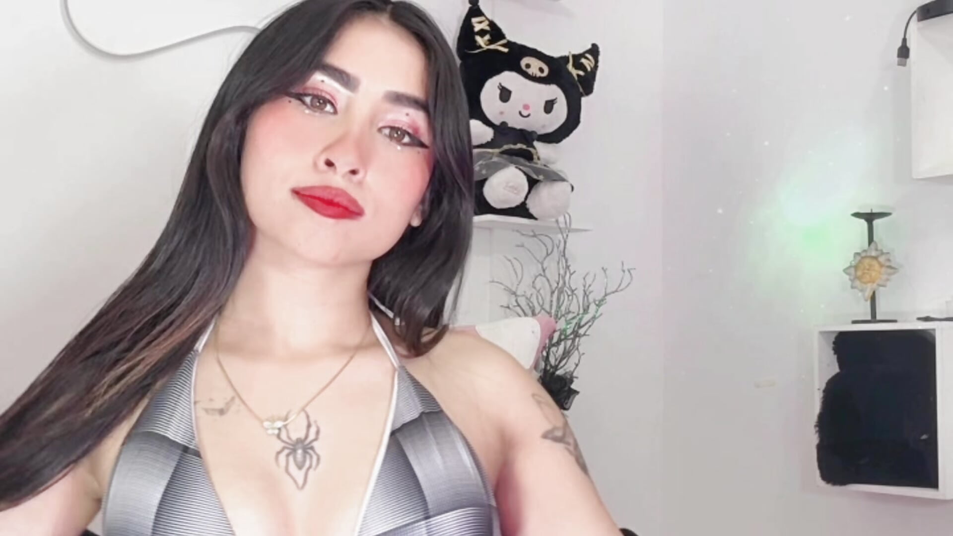 How beautiful I look pregnant - video by ariiweess02_ cam model