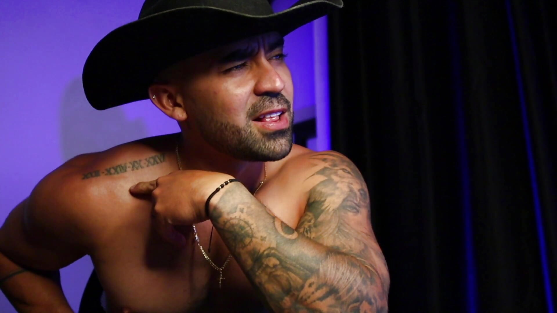 me - video by SOY_MIKE cam model