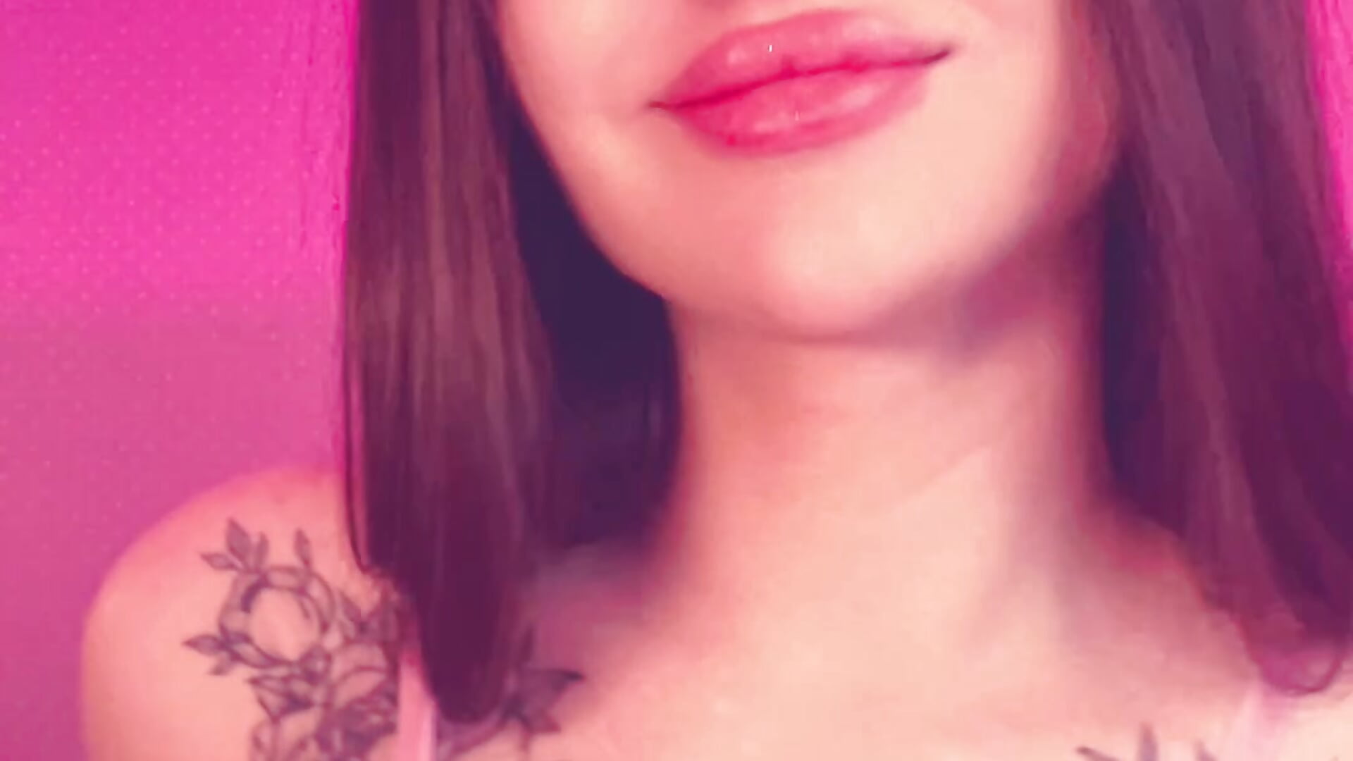 Just me for my fans ❤️ – video modela na kameri AlmaryKim