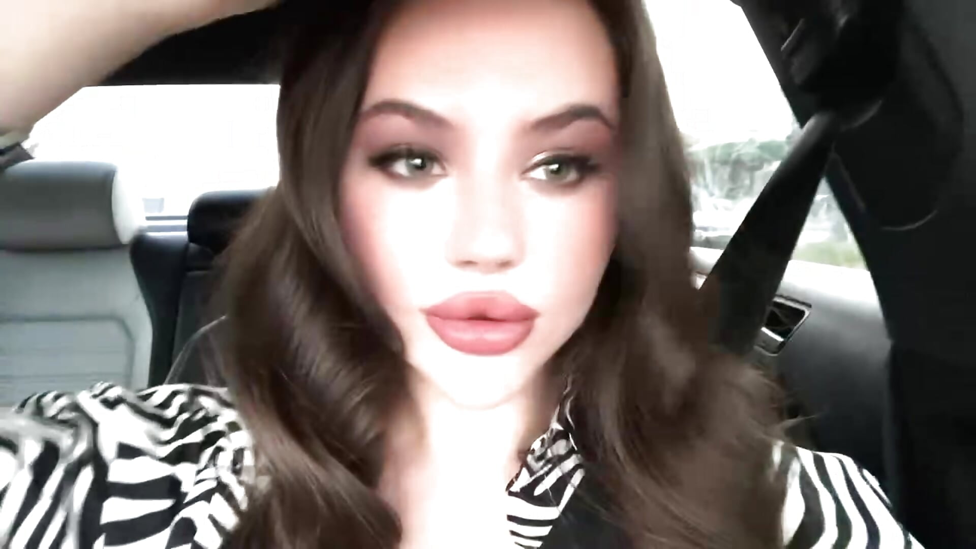 Be careful 😉 – video modela na kameri AlmaryKim