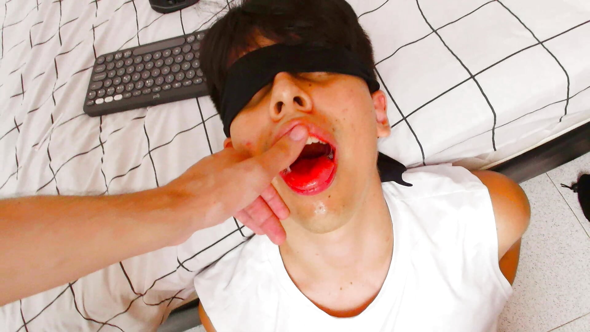 Liam is dominated by Erik while he talks dirty and plays with his mouth. - video by Liam_Moss cam model