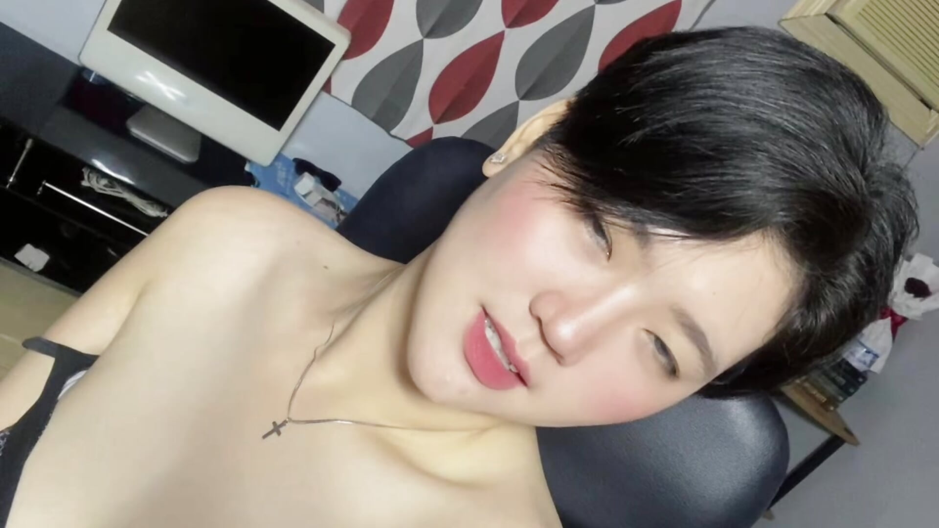 591255a3b0144e6eaad709024079d0a7 - vidéo du modèle de showcams lady_fingertips