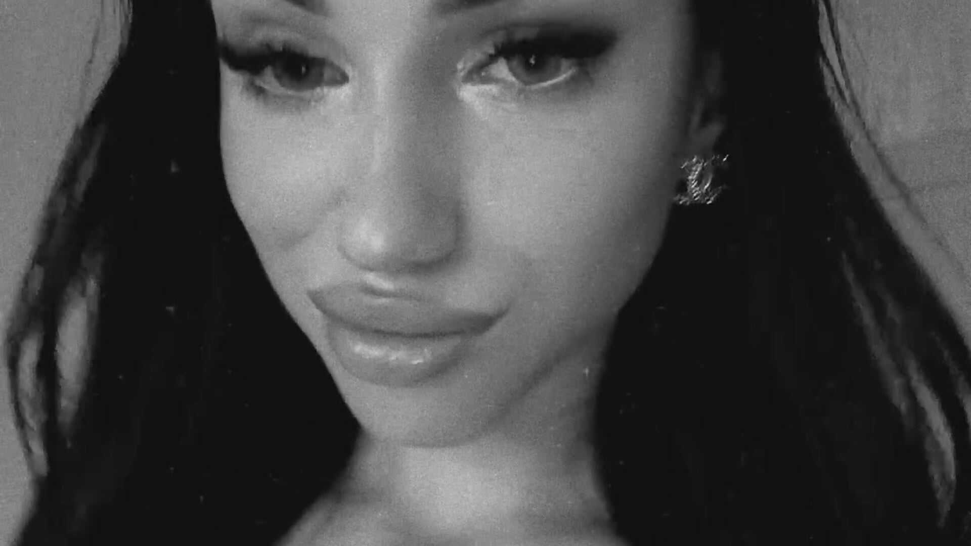 🖤🔥 – video od webkamerové modelky ilariea_girl
