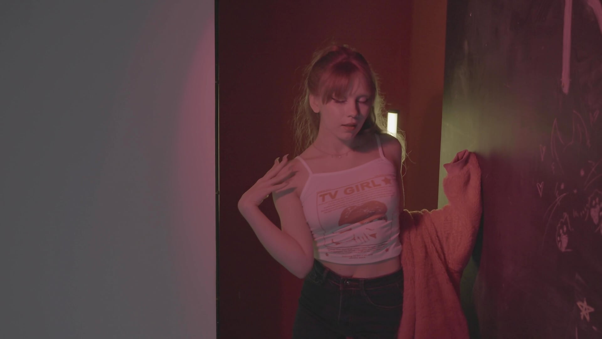 TV GIRL - video by RoseGate cam model