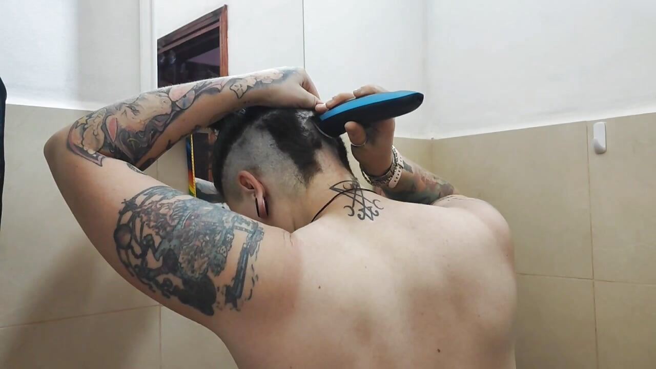 shave my head - video DakotaCandy kameramallilta