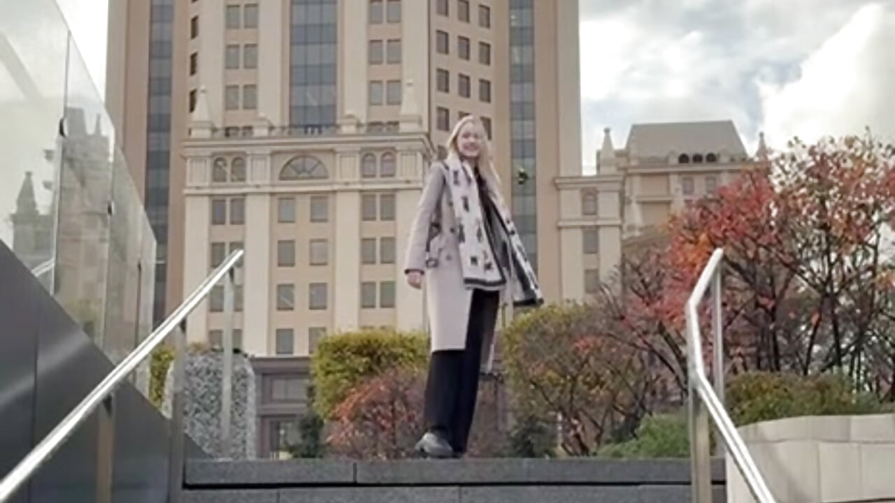 walk on the street - LoversFire 캠 모델의 동영상