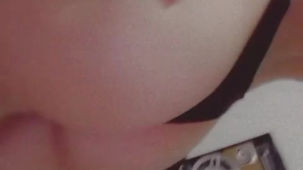 Hmmmm – video modela na kameri Squirt_Show_Girl