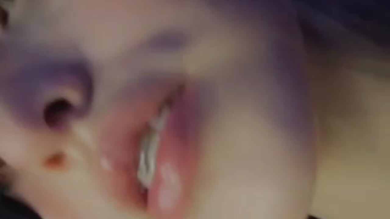 a little kiss? - Video von MeganR_ Cam-Model