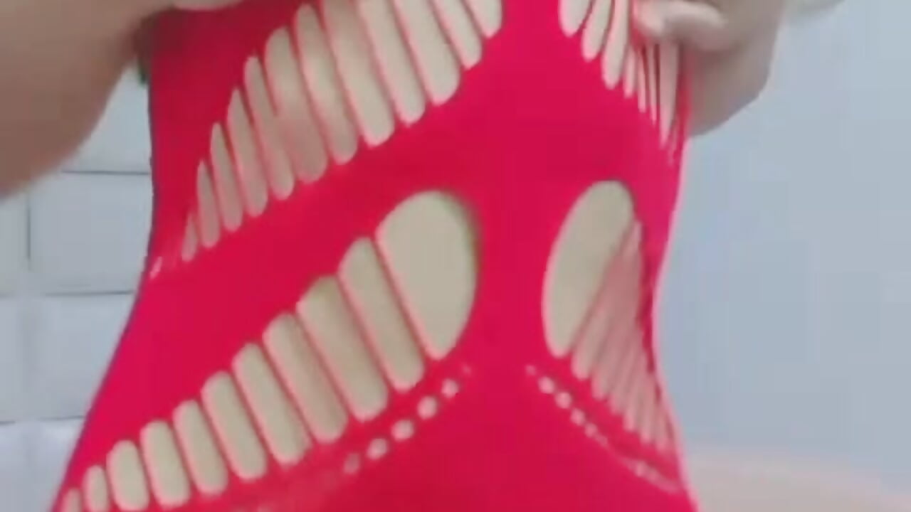 red .. is  my color - video của người mẫu cam amyalvarez
