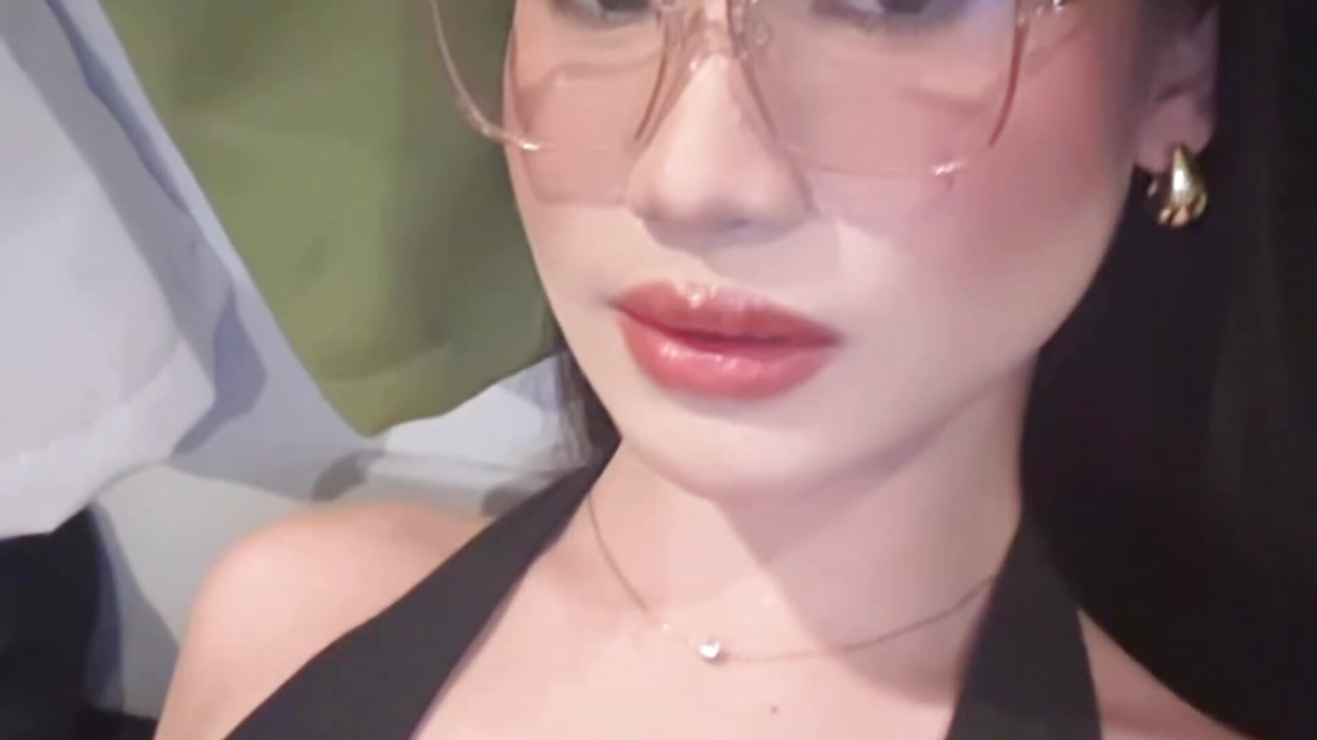 cute in glasses - video by SophiaCoxxx cam model