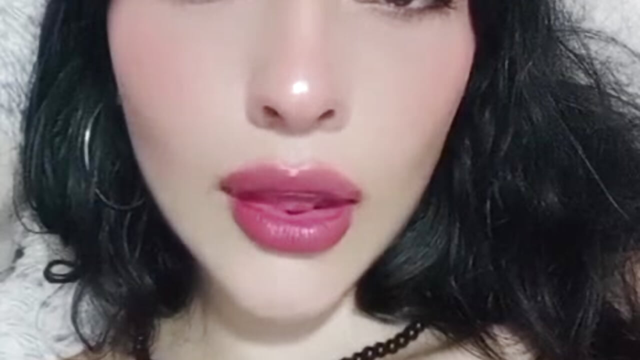 mmmm 🥰🥵 - video by JuliethaFox cam model