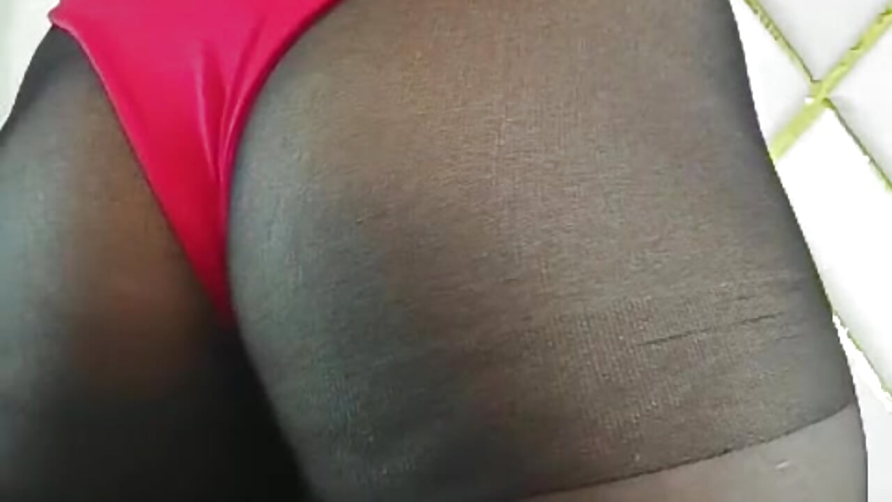 Do you like the views from here? - video by Ariadna_Wells cam model