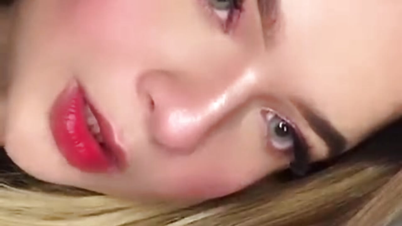 Makeup artits - video by yourbbwfavorite cam model