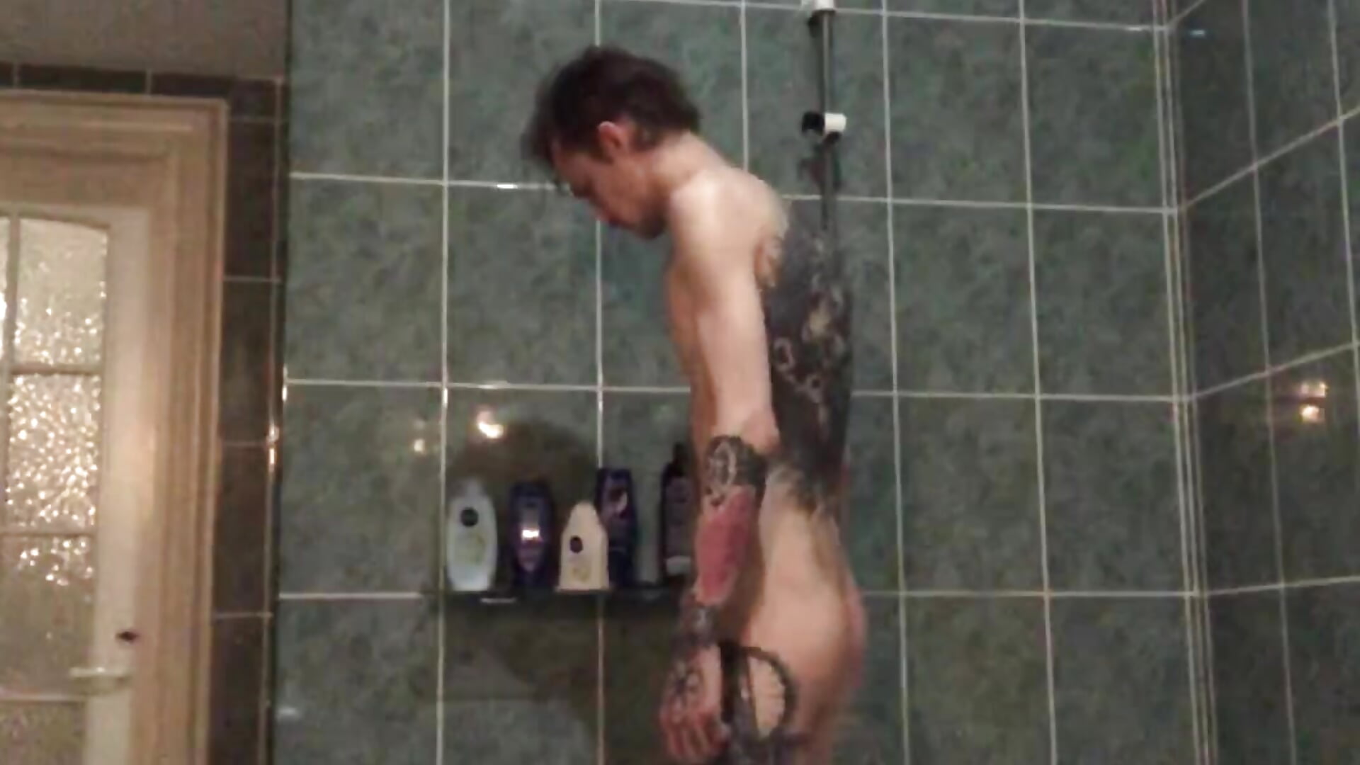 Shower! I use perfume^_^ - video by Simon_Reed cam model