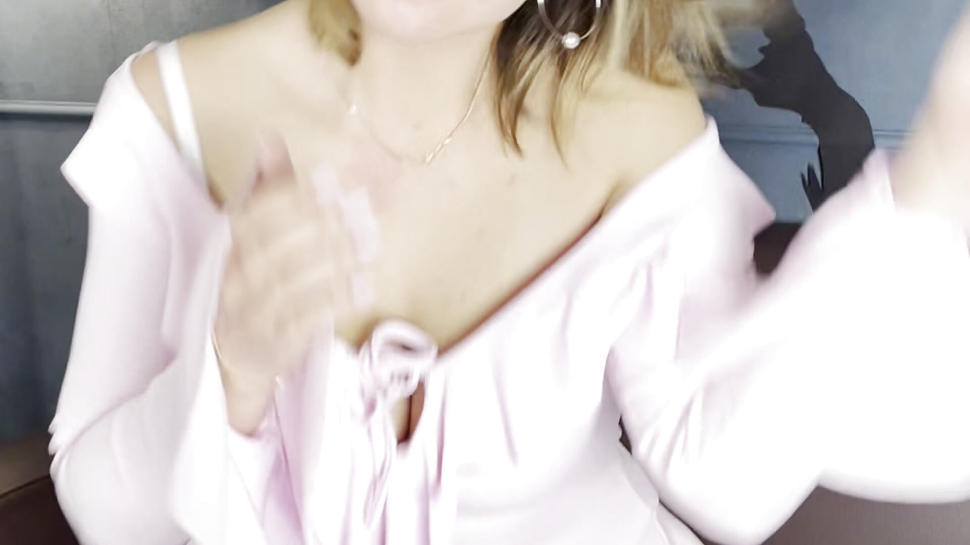 keep looking...－カメラキャストのAriaEvenの動画