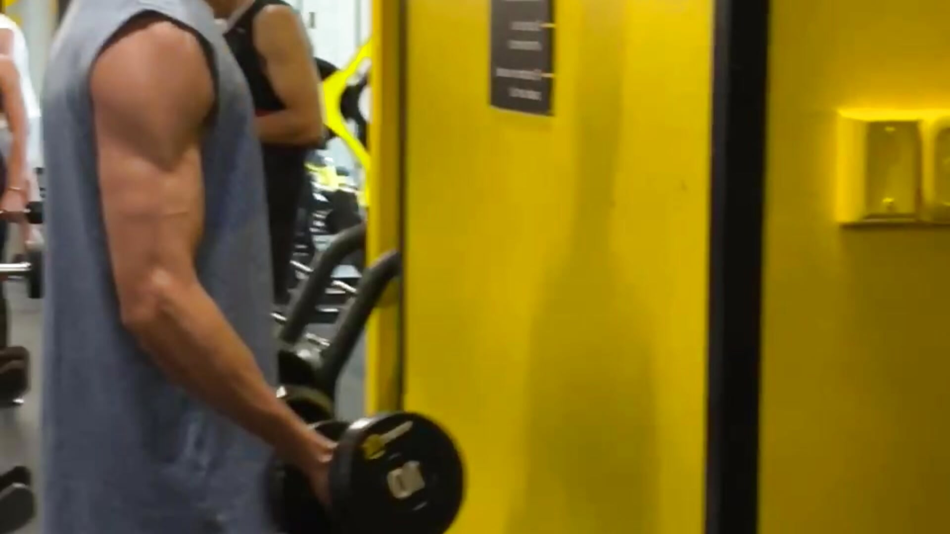 Gym 💪🏼 biceps day - video by rick_grimes25 cam model