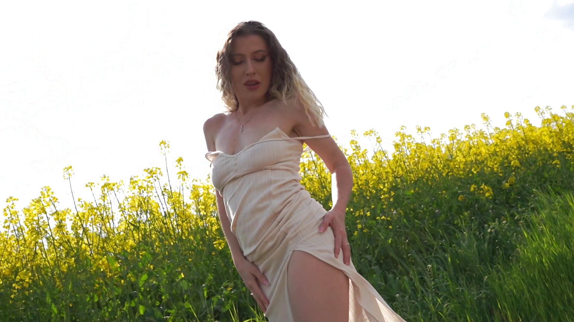 Sweet summer days - video by ClaryBelle cam model