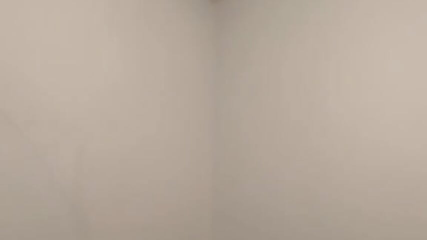 Play with me – video modela na kameri Phoebe-Louise