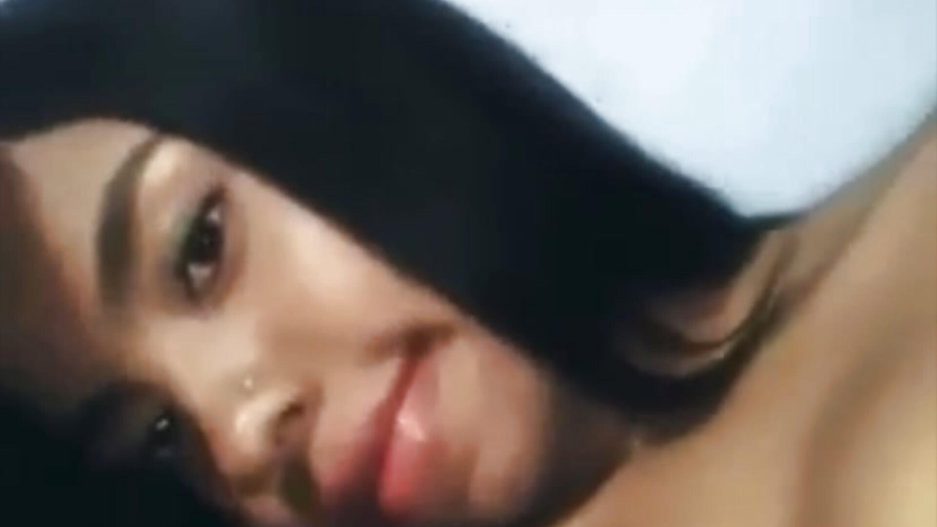 Itanny - vídeo de la modelo de cam Itanny