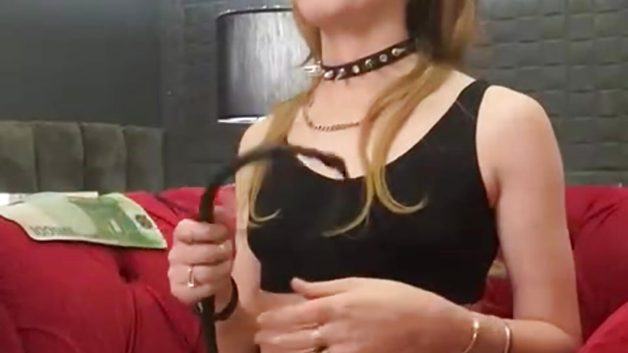 Strong posture, dominant energy and rules you’ll want to follow. - βίντεο μοντέλου Vanessa4Dom