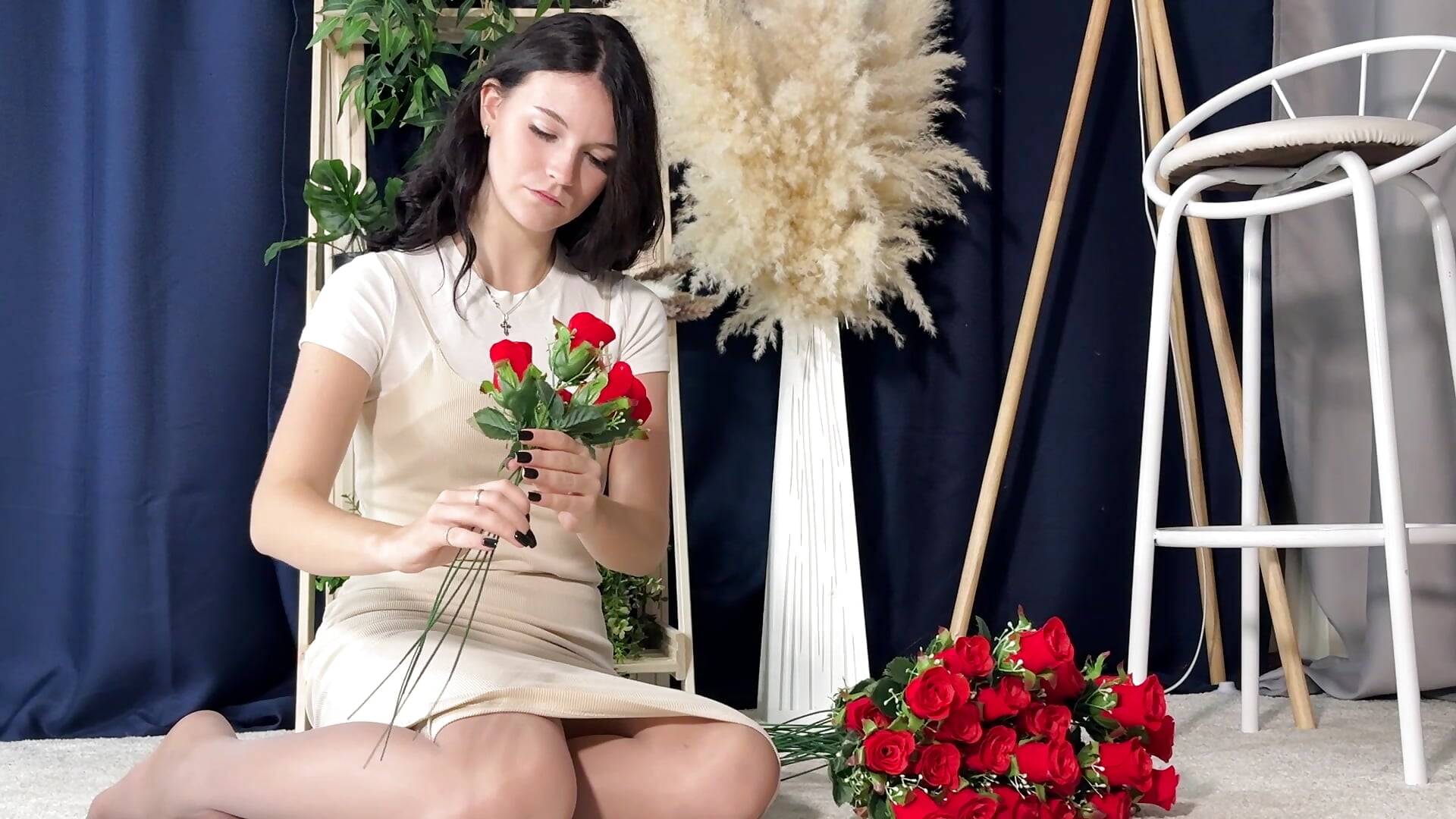 Roses and me - video by BettieBourque cam model