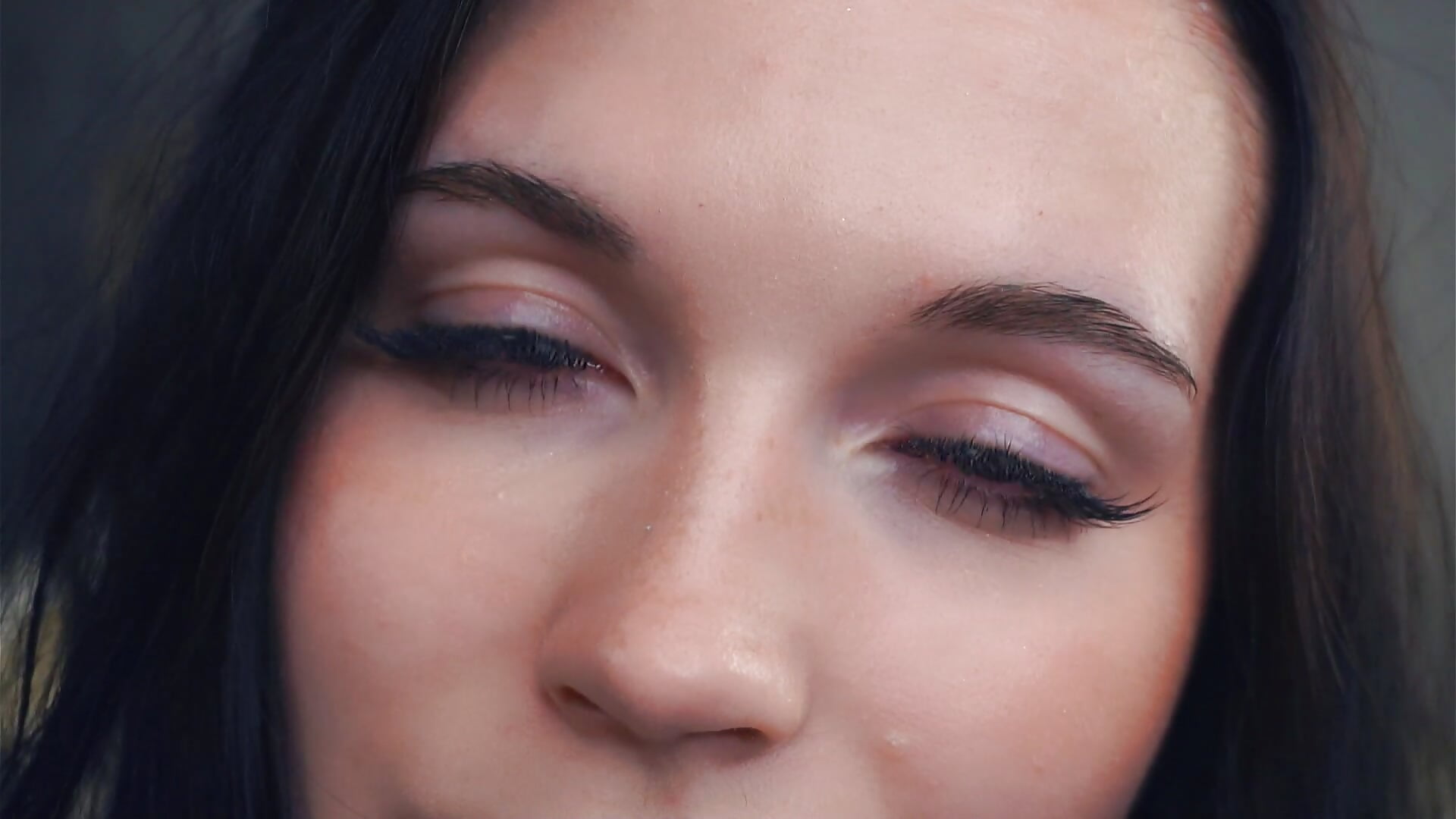 E Y E S chameleon - video by BettieBourque cam model