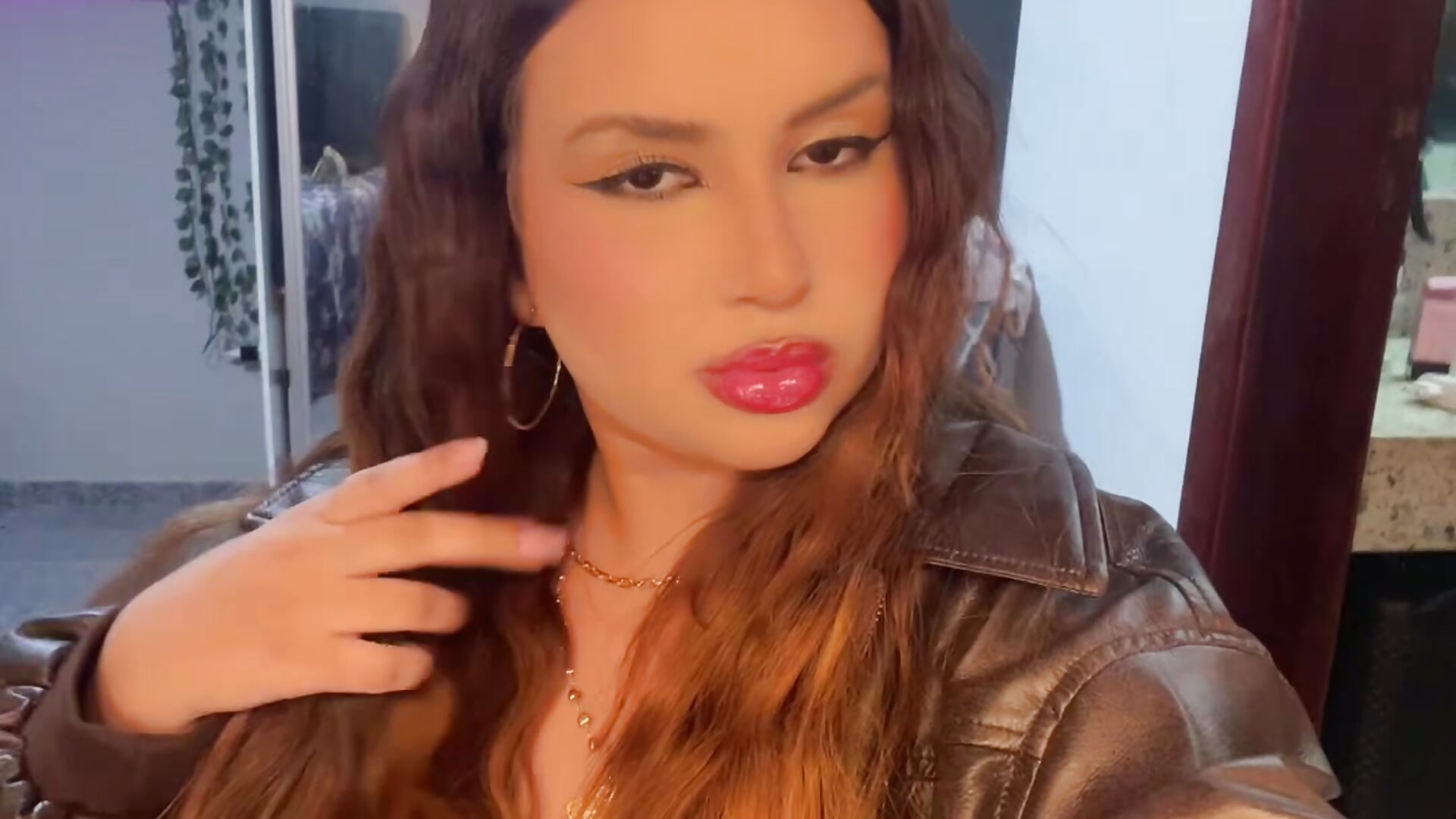 07488d8122274031890b373568b886a6 - video by GoldenMuse_ cam model