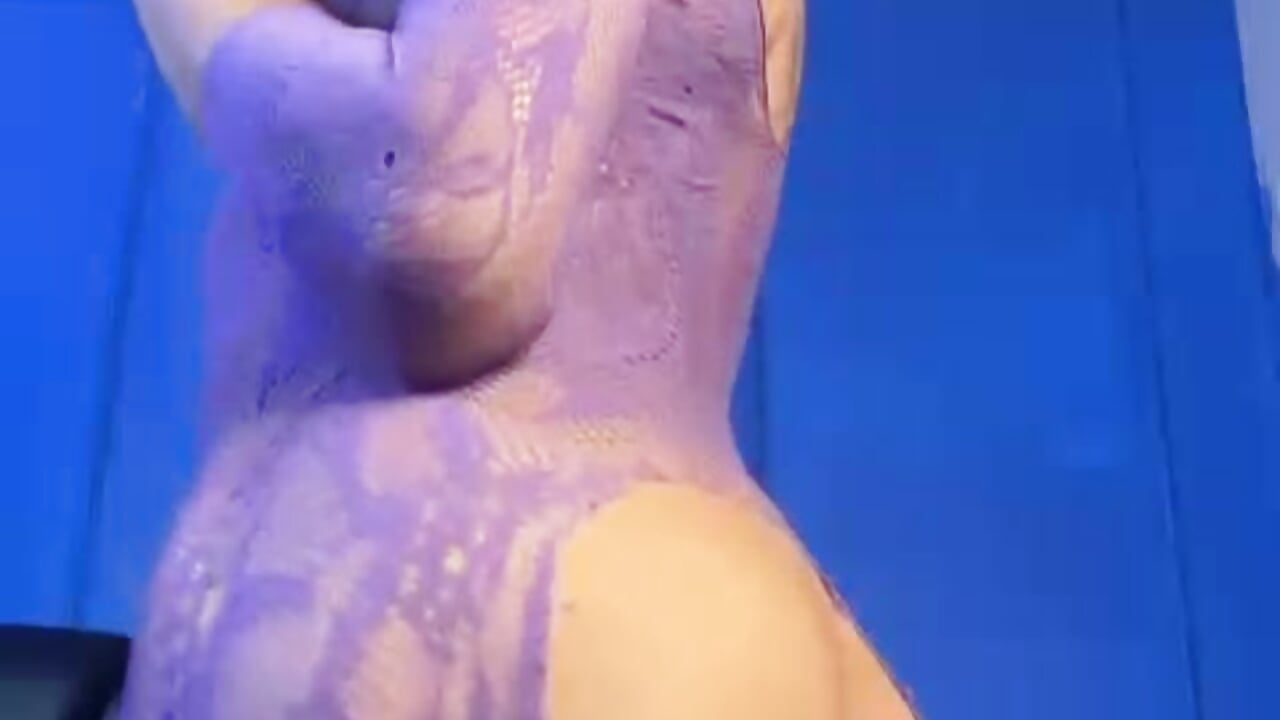 Dangerously tempting. - video của người mẫu cam Nikki_Vesper