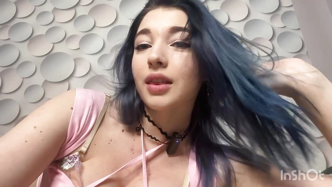 just me - vidéo du modèle de showcams lina_leum