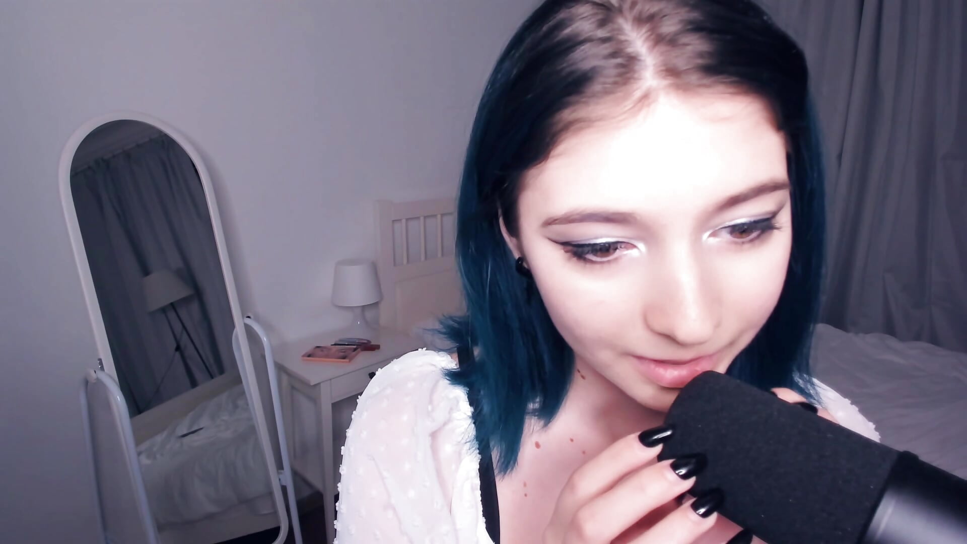 asmr - vidéo du modèle de showcams lina_leum